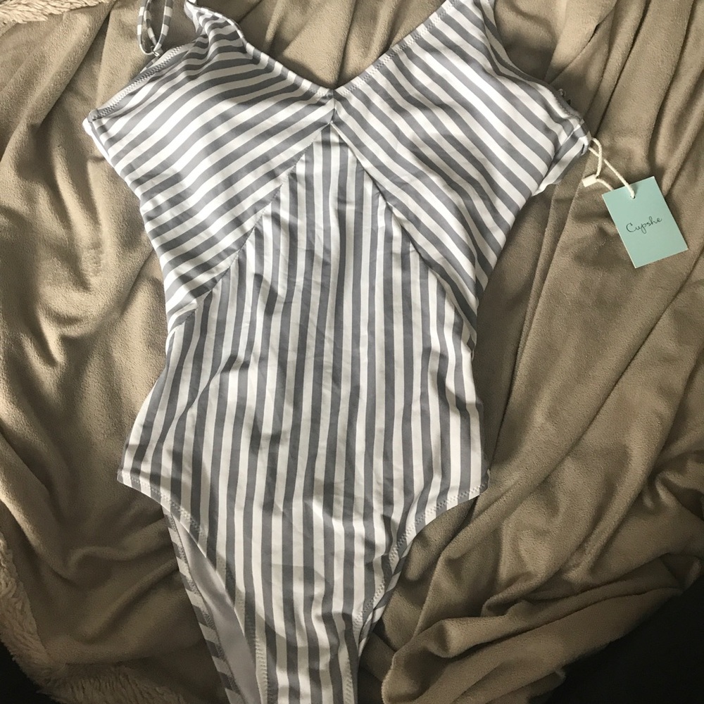 Cupshe swimsuit